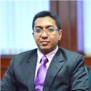 Civil law tutor providing lessons to undergraduates in all age categories